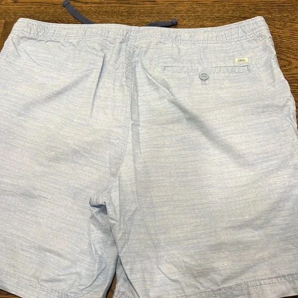 Men’s Izod Shorts - Picture 4 of 5